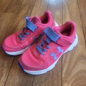 Size 12 Under Armour Velcro Sneakers Gym